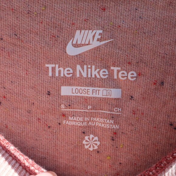 The Nike Tee - Picture 5 of 7